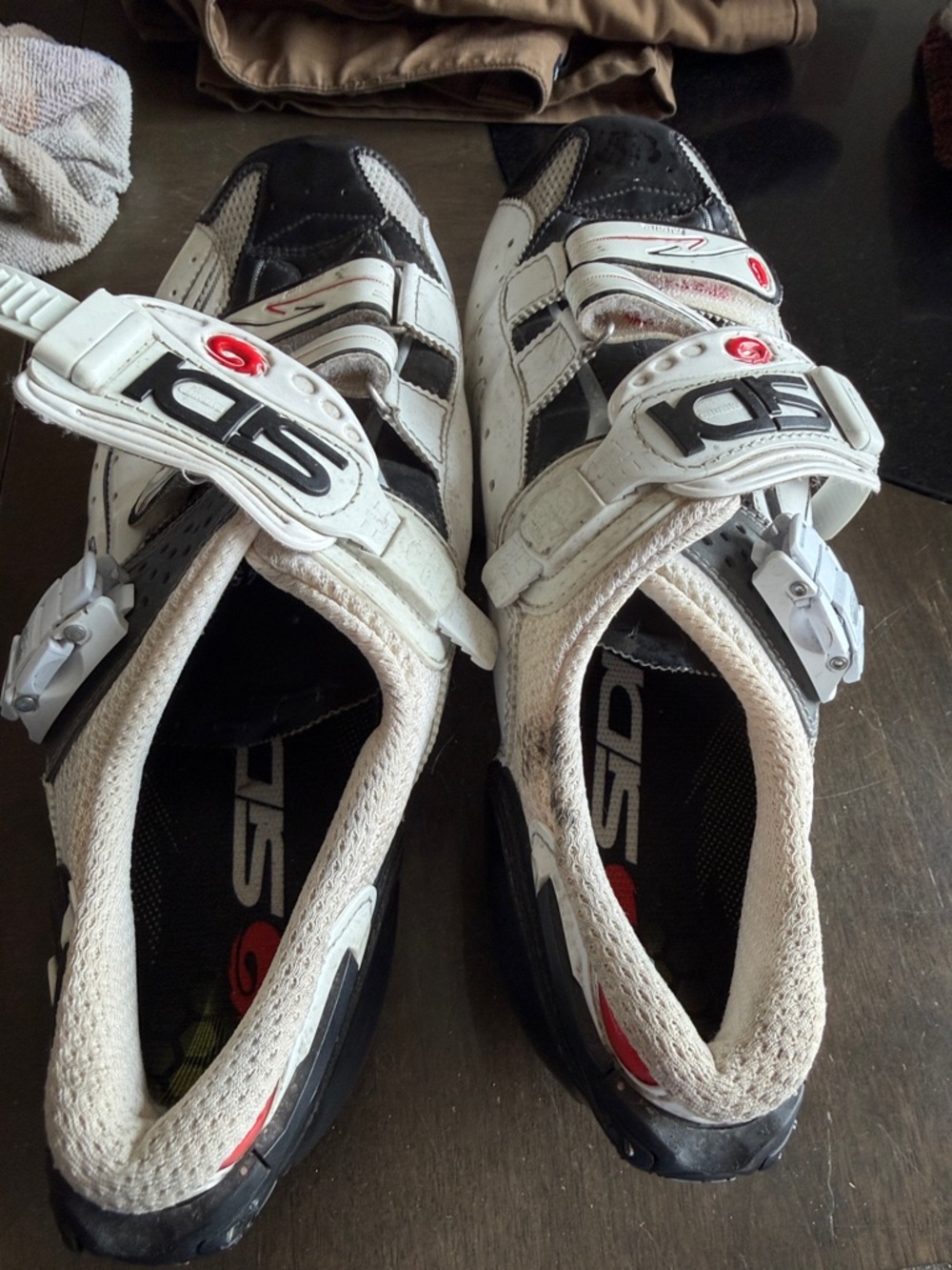 Mens White & Black Cycling Shoes - Velcro Closure